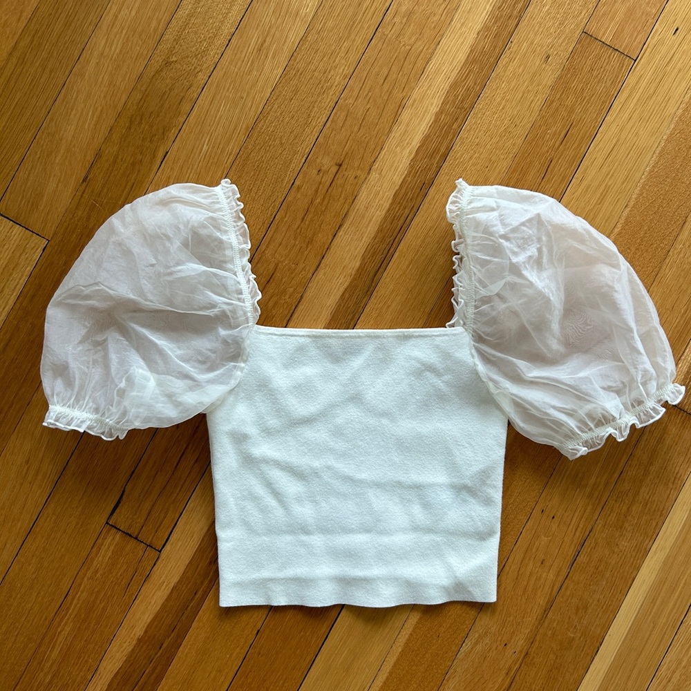 Aritzia puff sleeve top